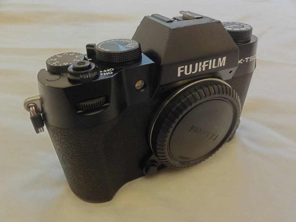 FUJIFILM X-T50 schwarz DSLR Systemkamera Fotoapparat Body - Bild 3 von 4