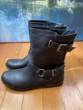 G by GUESS Women's  Black Boots S 11M New GG Holden Man Made /Textile Upper 351