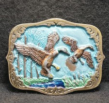 WH05168 VERY COOL VINTAGE 1987 DUCKS FLYING BIRD ARTWORK BELT BUCKLE