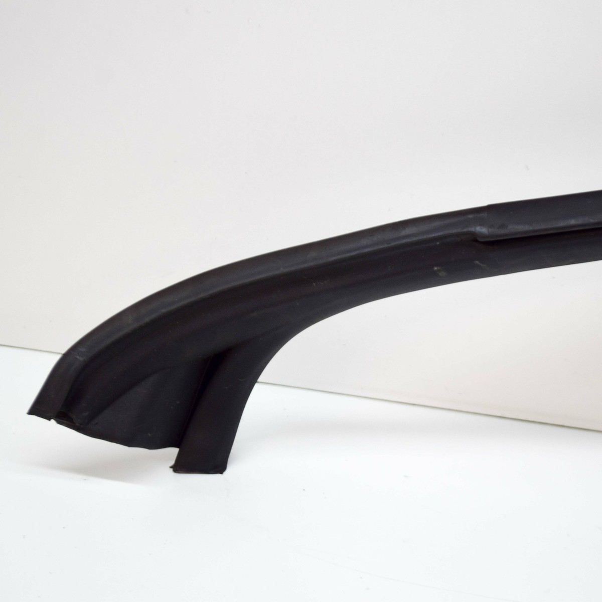 VOLKSWAGEN SCIROCCO MK3 Front Left Door Window Glass Seal Rubber  