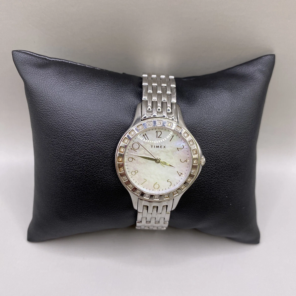 Timex Diamond Collection Women s Analog Watch Silver Toned Bracelet Band
