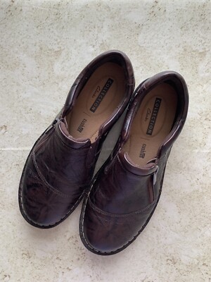 Clarks Collection Womens Size soft cushion brown leather Shoes
