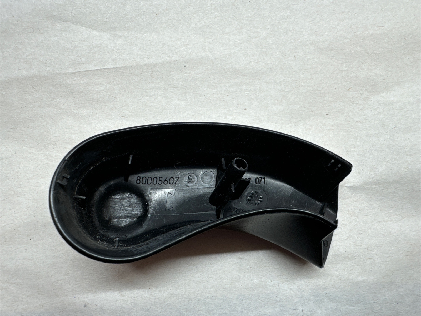 2007 Mini Cooper S Wiper Arm Nut Cover OEM 80005607 for sale 