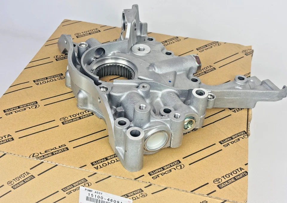 1510046091 Toyota Genuine Supra IS300 GS300 JZS160 2JZGE 24-Valve Oil Pump OEM - Image 3 of 4