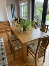 Solid wood and veneer extending dining table and 6 chairs