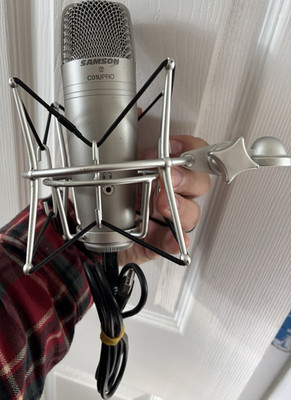 Samson C01U Pro USB Wired Condenser Studio Microphone Silver w/ Shock Mount