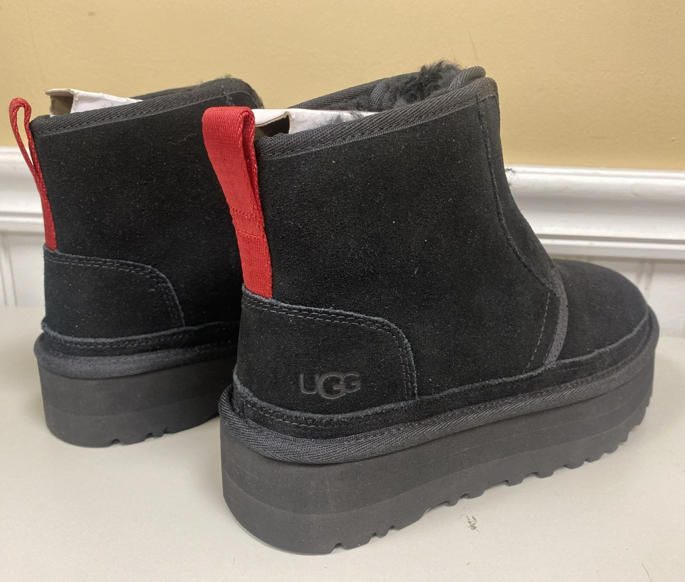 UGGS Women's Neumel Platform Zip Black Size 6 NWOB image 2