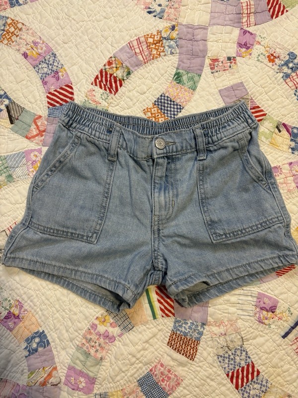 Old Navy Girls Denim Shorts Size 8 Blue Elastic Waist Pockets Button