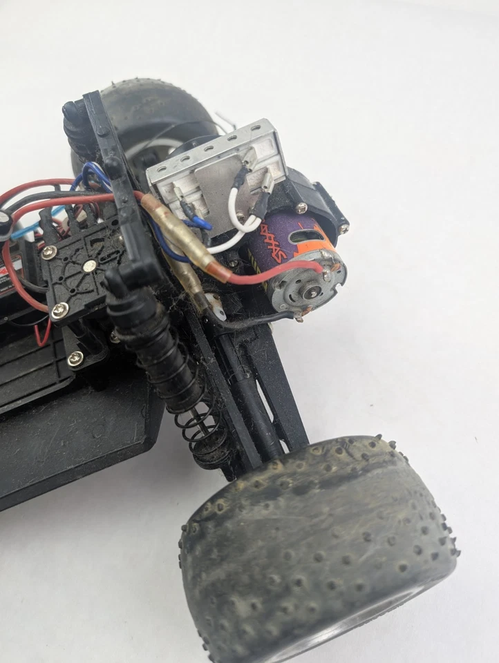 Traxxas Rustler 2wd Roller Slider Chassis 1/10 Rc Truck - Image 4 of 4