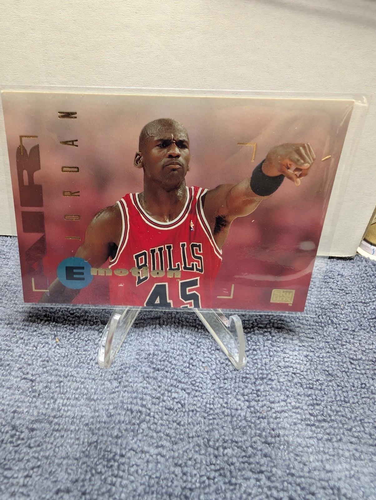 1994-95 Skybox Emotion - Michael Jordan #100
