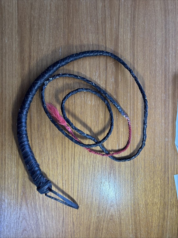 Vintage Black Leather Braided 7 Foot Bullwhip With Handle Strap Loop Tassel Red