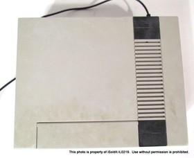 SISTEMA DE ENTRETENIMIENTO NINTENDO NES VINTAGE EN CAJA + Juego Wrath of the Black Manta