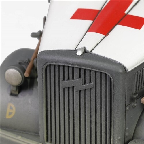 FORCES OF VALOR, OPEL-BLITZ 3.6-6700A KFZ.305 World War II Ambulance White an... - Picture 8 of 11