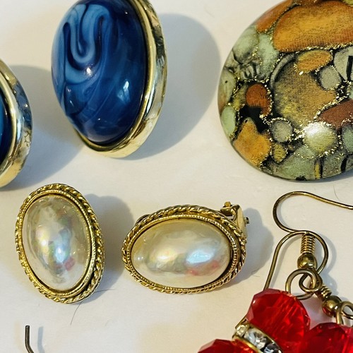Vtg Earrings 8 Pairs Gold Stud Hooks Clip On Retro 90s Y2K Party Holiday - Picture 3 of 10