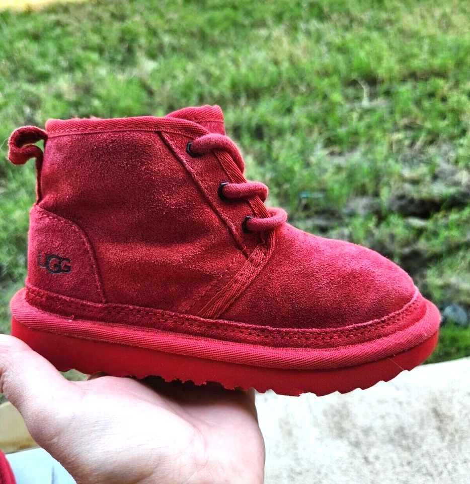 Ugg Neumel II "ROJO" PS 12C Foto 3 de 4