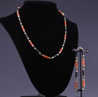 FINE VINTAGE CHINESE 14K GOLD RED BLACK JADE JADEITE BEAD NECKLACE BRACELET SET
