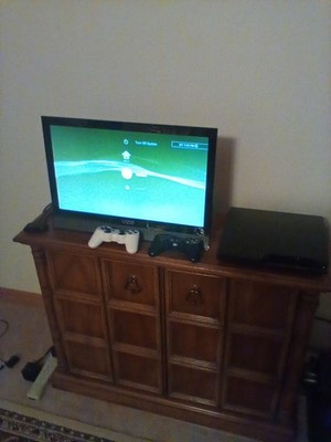 Playstation 3 Slim 160gb With 2 Controllers and Games And Cables. Excellent.