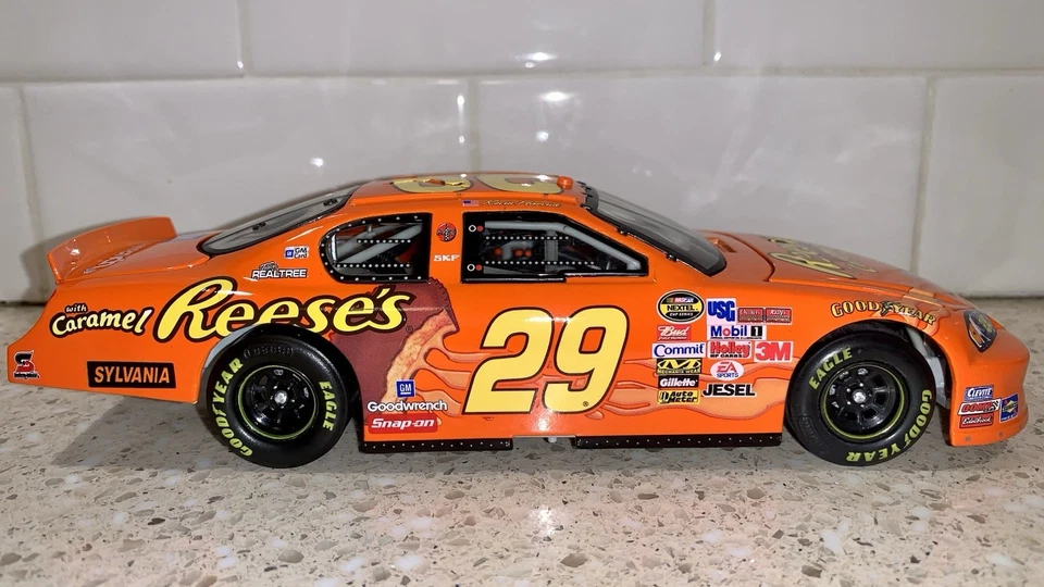 Kevin Harvick 29 tazas caramelo Reeses GM Goodwrench 2006 1/24 coche diecast de acción Foto 4 de 4