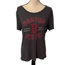 Boston Red Sox Charcoal Tee Size Large 5th and Ocean MLB Distressed Logo GUC