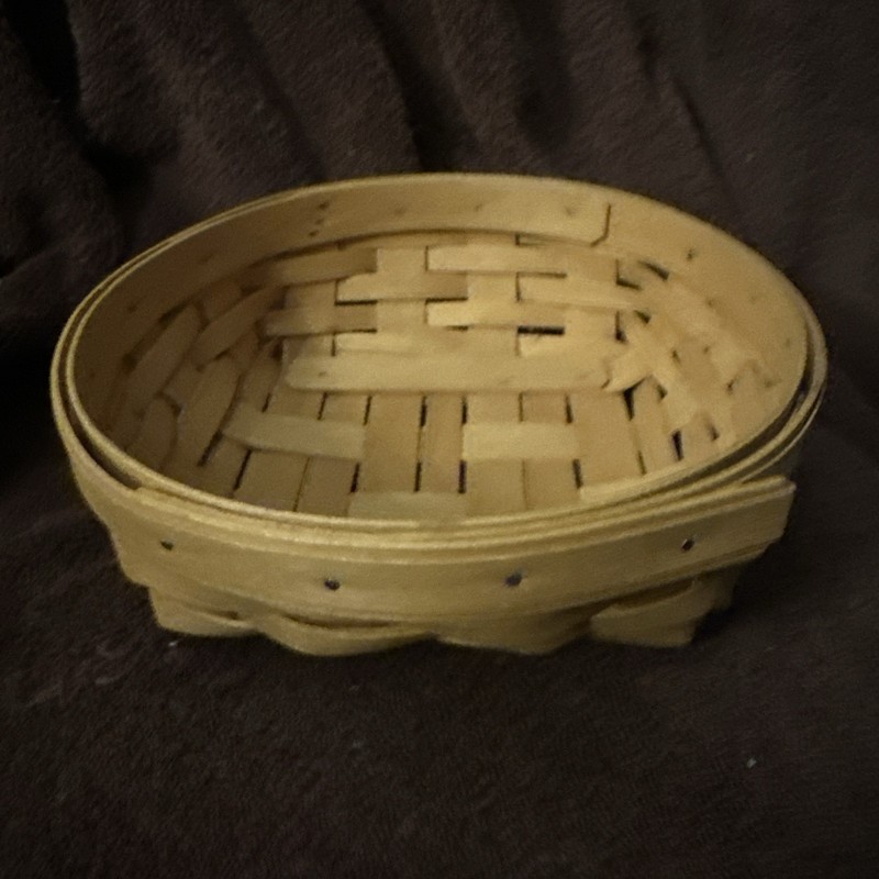 2001 Longaberger Catch All Basket, 7.5” round