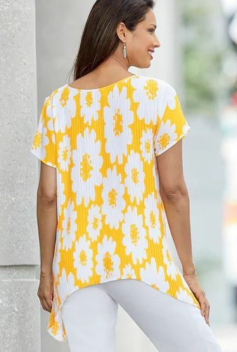 size small Kathleen Top yellow white daisy by Monroe and Main new - Picture 2 of 4