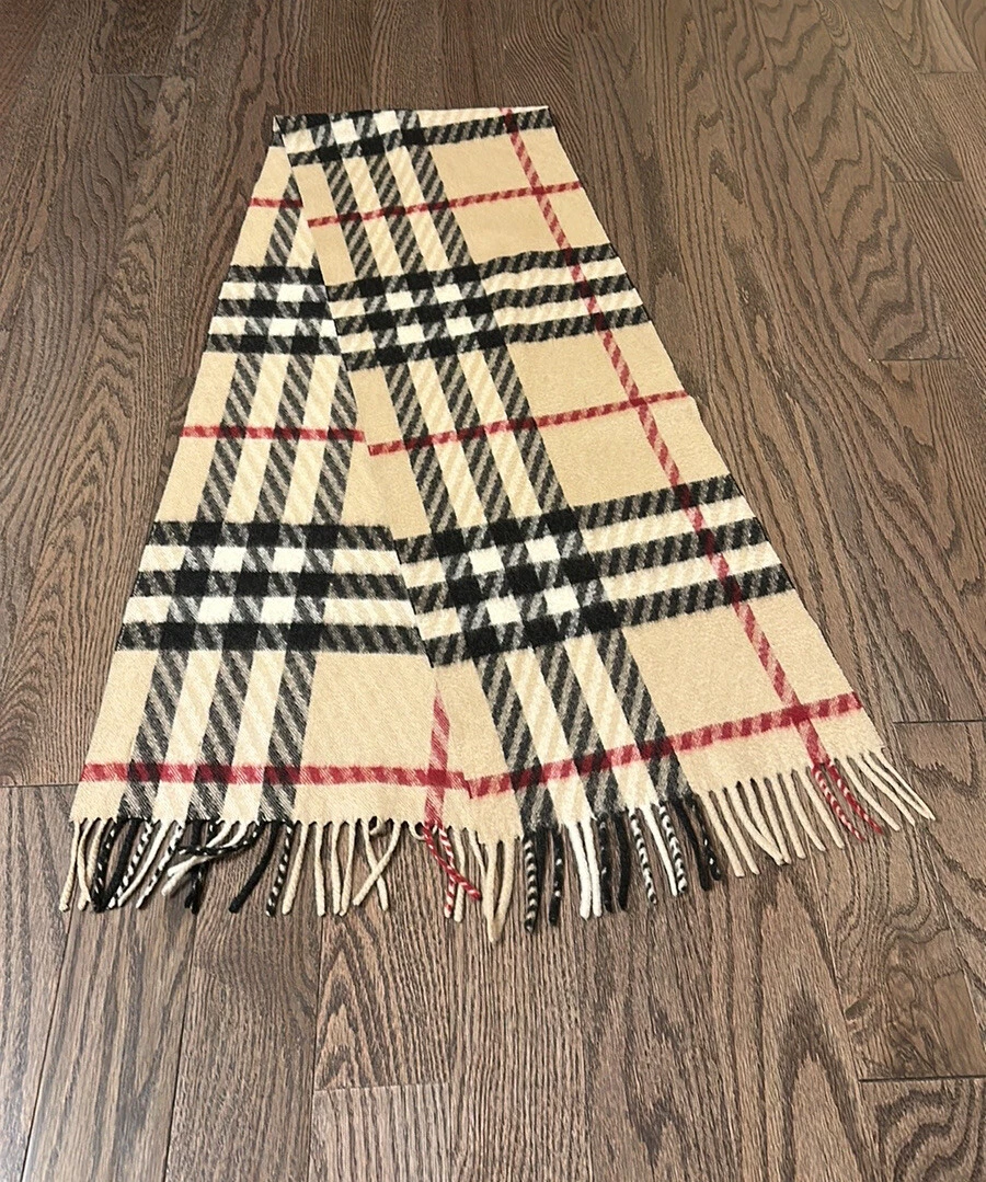 Used best sale burberry scarf
