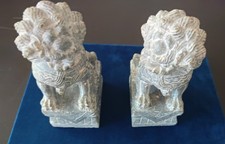 Coppia antichi cani di Pho guardiani dei templi in pietra dura marmo Cina XX Sec