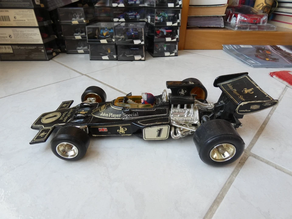 John Player Special Lotus 72 Emerson Fittipaldi Nr. 1 1/18 Corgi F1 Formel 1 - Bild 2 von 3