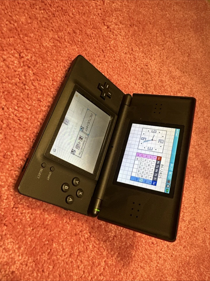 Nintendo DS Lite. Rojo + Negro Foto 3 de 4