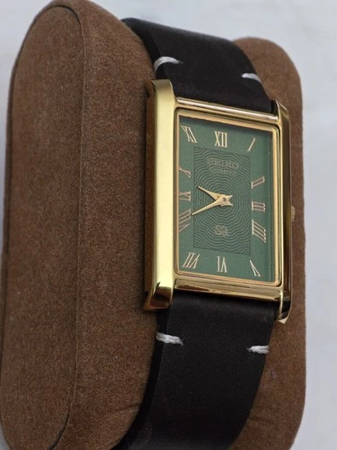GREEN Vintage Seiko Slim Quartz Men's Wrist Watch Leather Band