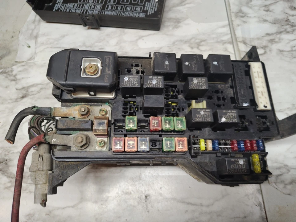 Caixa de fusíveis 1998 Dodge Ram 1500 5.2 5.9 motor a gasolina 56020523AB - Imagem 2 de 4