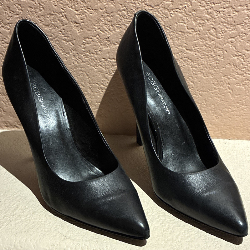 BCBGeneration Black Leather Pointed Toe Stiletto Pumps Women's Size 7 Slip On