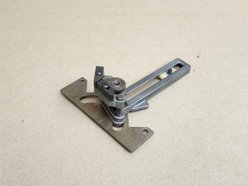 Craftsmen 113. Series 12" Tilt Head Bandsaw Lower blade Guide Assembly