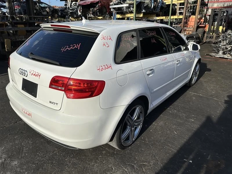 Driver Left Center Pillar Fits 06-13 AUDI A3 1082625 Foto 3 de 4