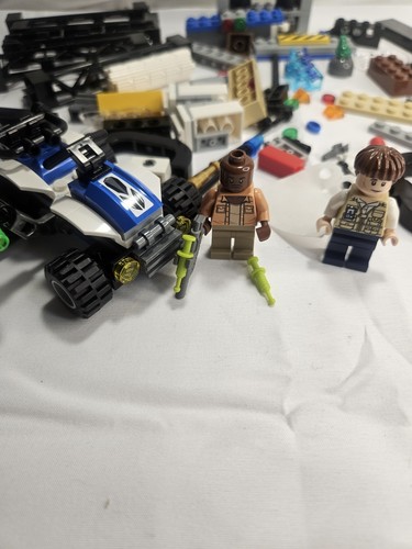 Lego 75920 Jurassic World Raptor Escape Barry With Weapons And Quad - Picture 2 of 11