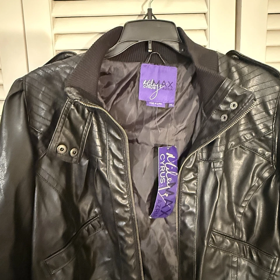Miley Cyrus Max Azria Black Faux Leather Bomber Jacket Women’s XL New With Tag - Image 4 of 4