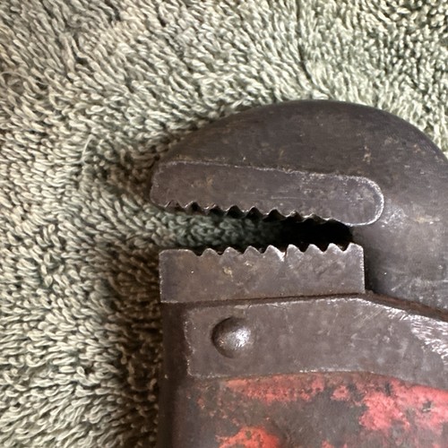 Vintage Ridgid 10" Pipe Wrench Heavy Duty Steel Made in USA - Picture 3 of 8