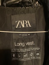 Lange schwarze Weste von Zara