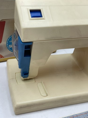 Vintage Mattel Sew Perfect Sewing Machine/ Patterns 1976 New Old Stock CN - Picture 9 of 11