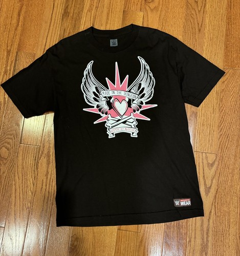 NATTIE By Nature WWE Queen Of Harts T-Shirt Made In The Dungeon Black Large