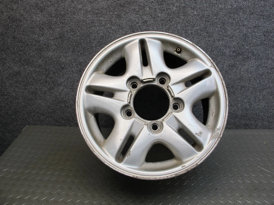 Juego de 4 llantas Lexus J100 LX470 1998-2002 5 RADIOS DOBLES R16 16" 16x8JJ ET60 Foto 3 de 4