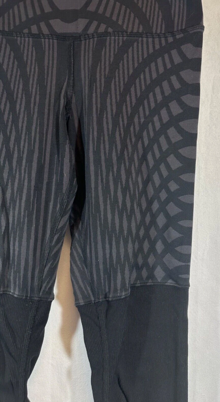 alo-yoga printed goddess fitted a21 leggings