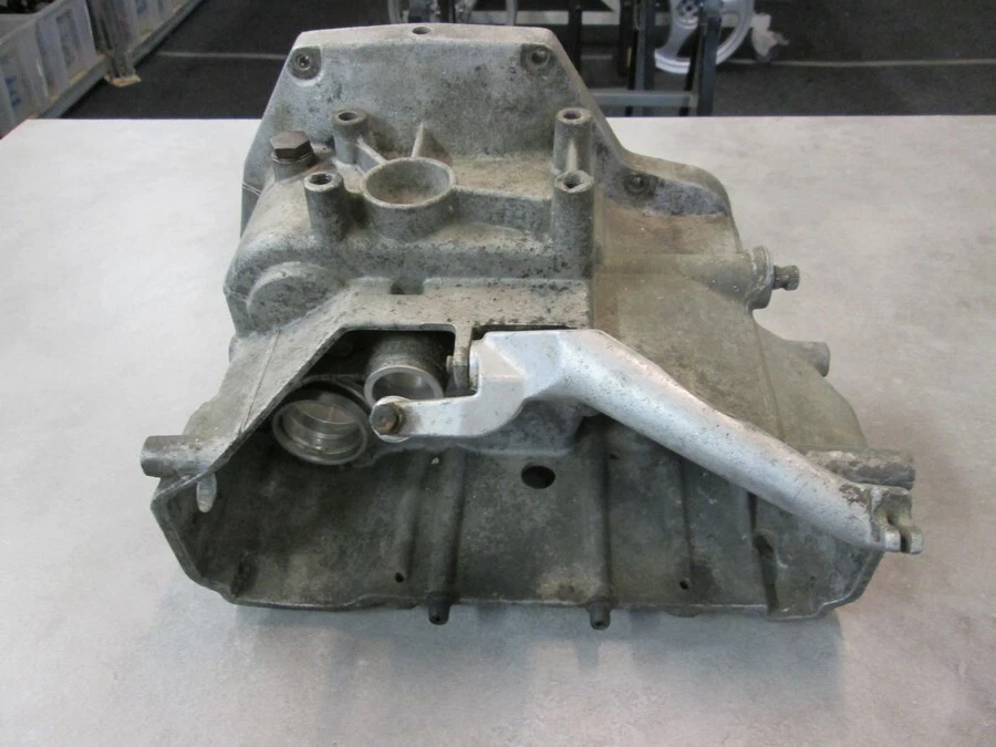 Carter de boite de vitesses "argent" de BMW k 1100 - k 100 - k 75 - k 1 - Photo 3/4