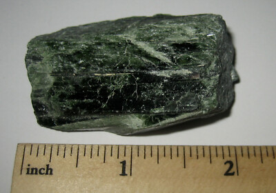 1.8'' RARE NATURAL ROUGH RICH GREEN DIOPSIDE CRYSTAL MINERAL SKARDU, PAKISTAN 50g