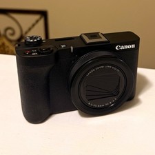 Canon PowerShot V1 3.1x f/2.8-4.5 IS AF Flash Compact Camera Black