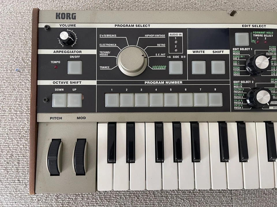 KORG microKORG with AC Adapter and Condenser Microphone Tested Working 37 Keys - Image 3 of 4