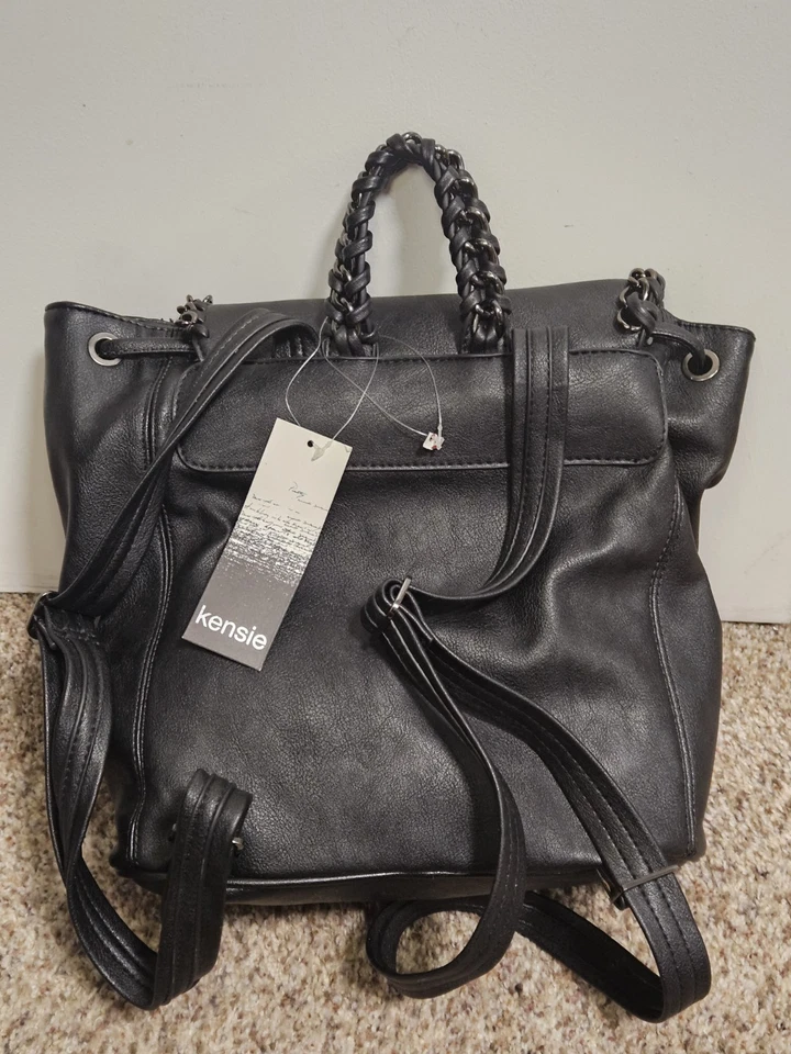 NUEVO CON ETIQUETAS Kensie Mochila Solapa Utilidad Bolso de Mano Cartera Tableta Compatible Cadena Punk Rock Foto 4 de 4