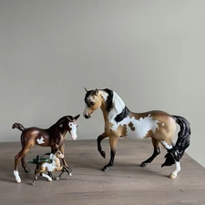 Breyer Horse Christmas Mare Foal Freya & Annika Ornament Set  Amber Marabella