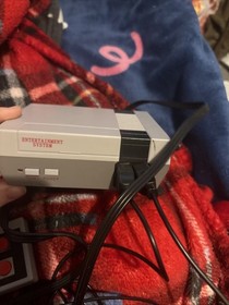 Nintendo Classic Mini NES Grey Retro Gaming Console One Controller