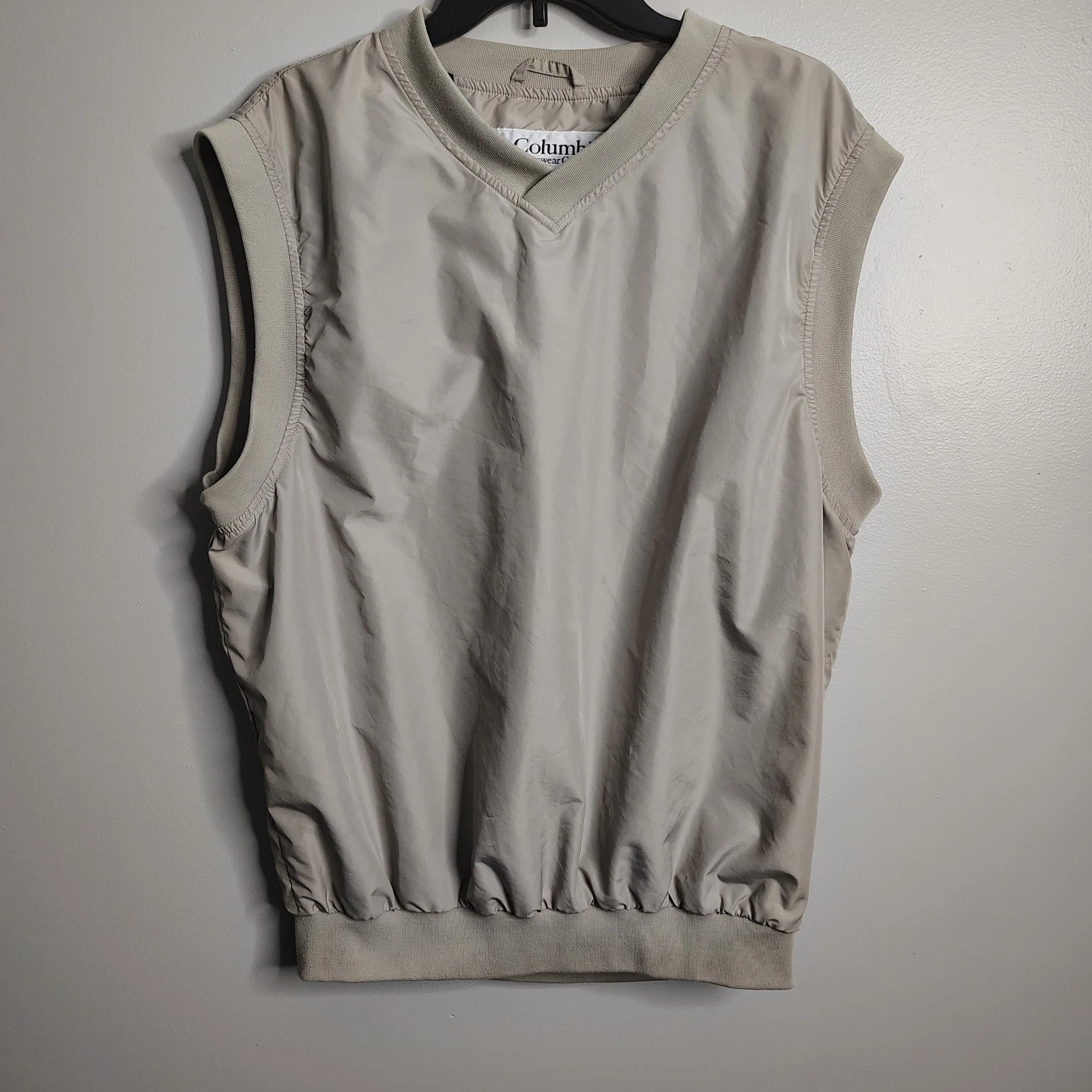 Columbia Sportswear Company Beige V-Neck Golf Pullover Vest Men's Large Lot Of 2